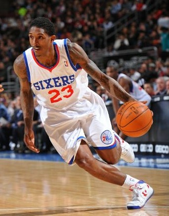 足球发展的 足球发展的